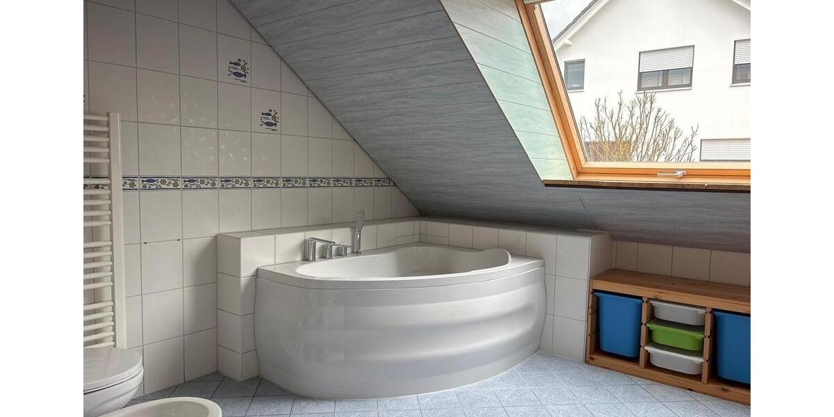 Doppelhaushälfte Bornheim - 6 Zimmer, 163 m&sup2;, 2.400&euro; | Angebot:25803614