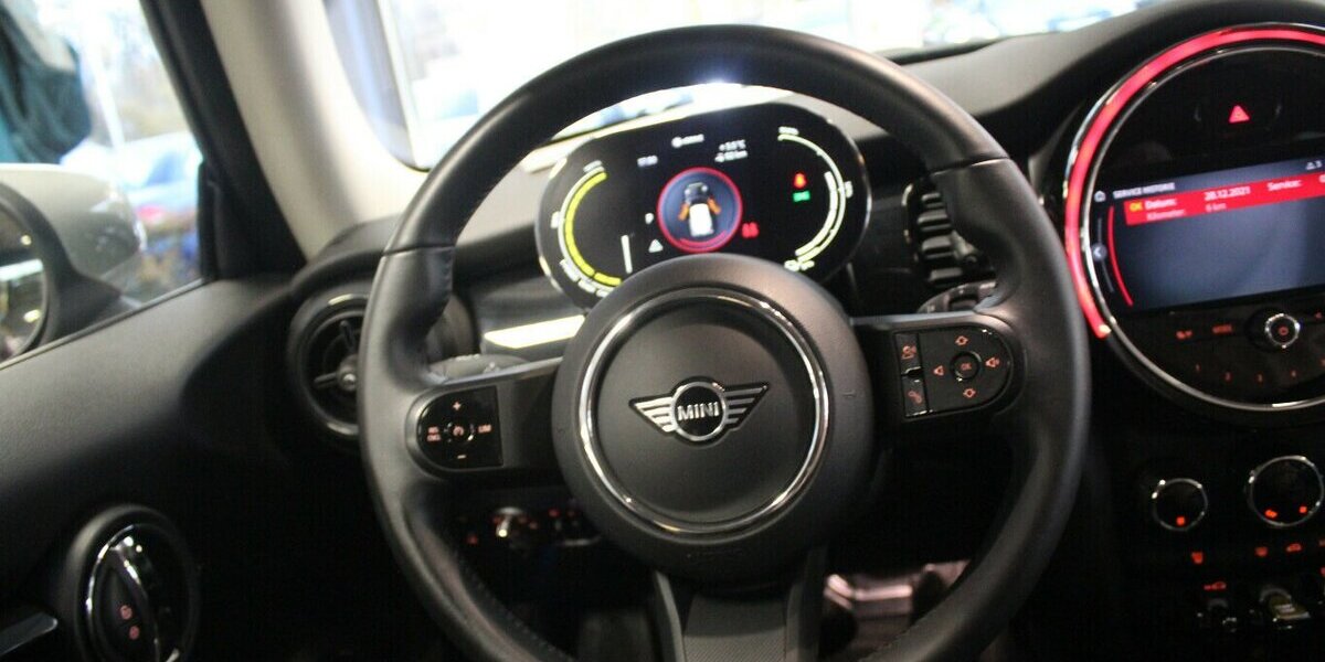 Mini Cooper SE Essential Trim 6.970 km 16.980 &euro; Euskirchen 53881