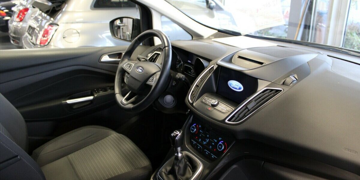 Ford Grand C-Max 1.0 EcoBoost Titanium - 7-Sitzer - 61.290 km 11.980 &euro; Euskirchen 53881