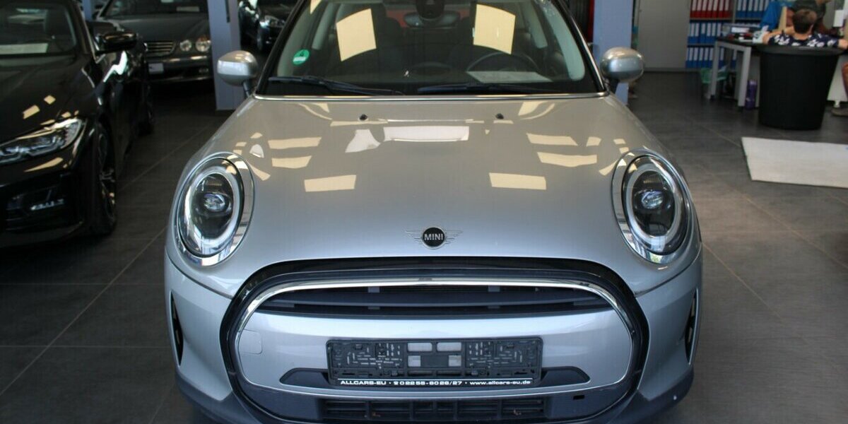 Mini Cooper Essential Trim 57.200 km 16.980 &euro; Euskirchen 53881