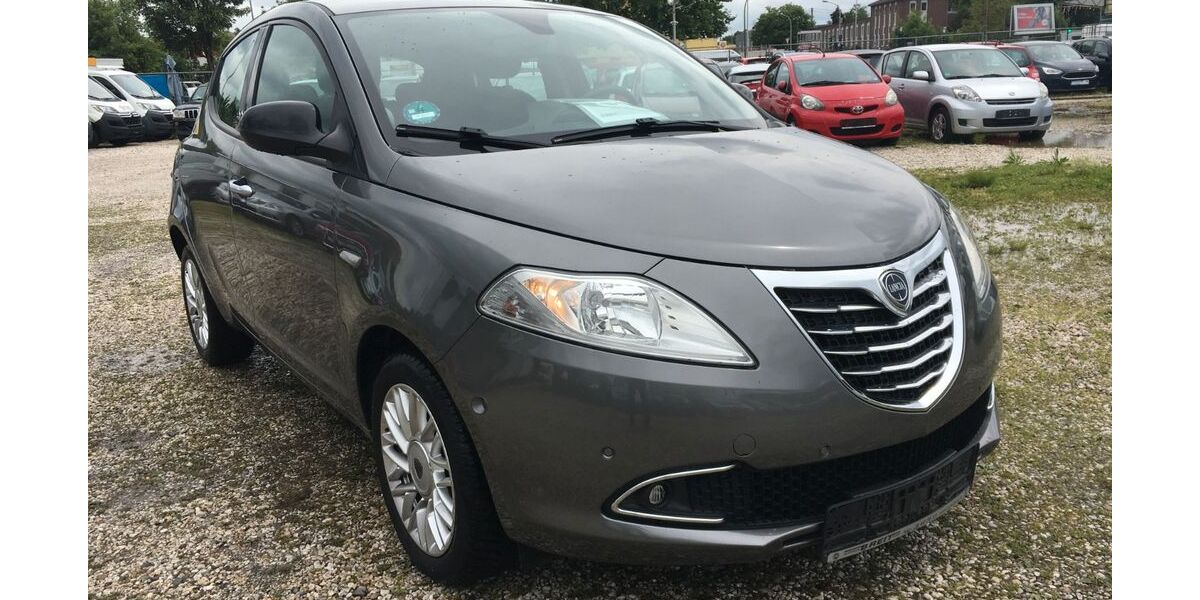 Lancia Ypsilon 59.000 km 5.999 &euro; Bonn 53227
