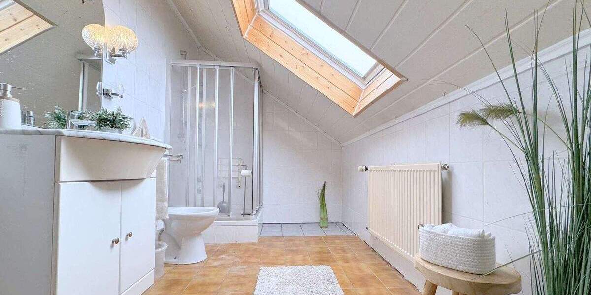 Etagenwohnung Köln Zündorf - 2 Zimmer, 72 m&sup2;, 259.000&euro; | Angebot:25773349