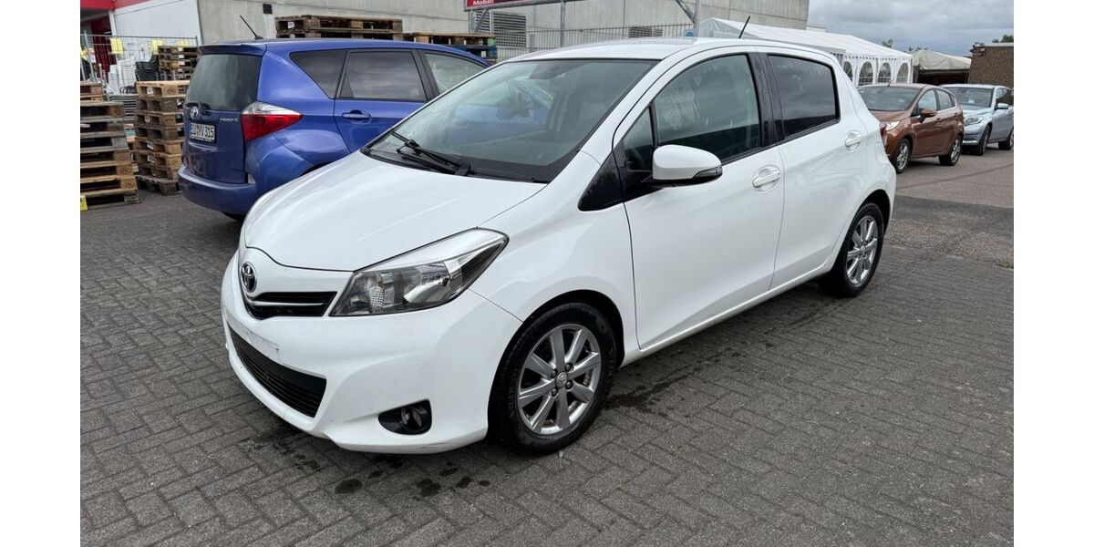 Toyota Yaris 243.000 km 4.899 &euro; Euskirchen 53879