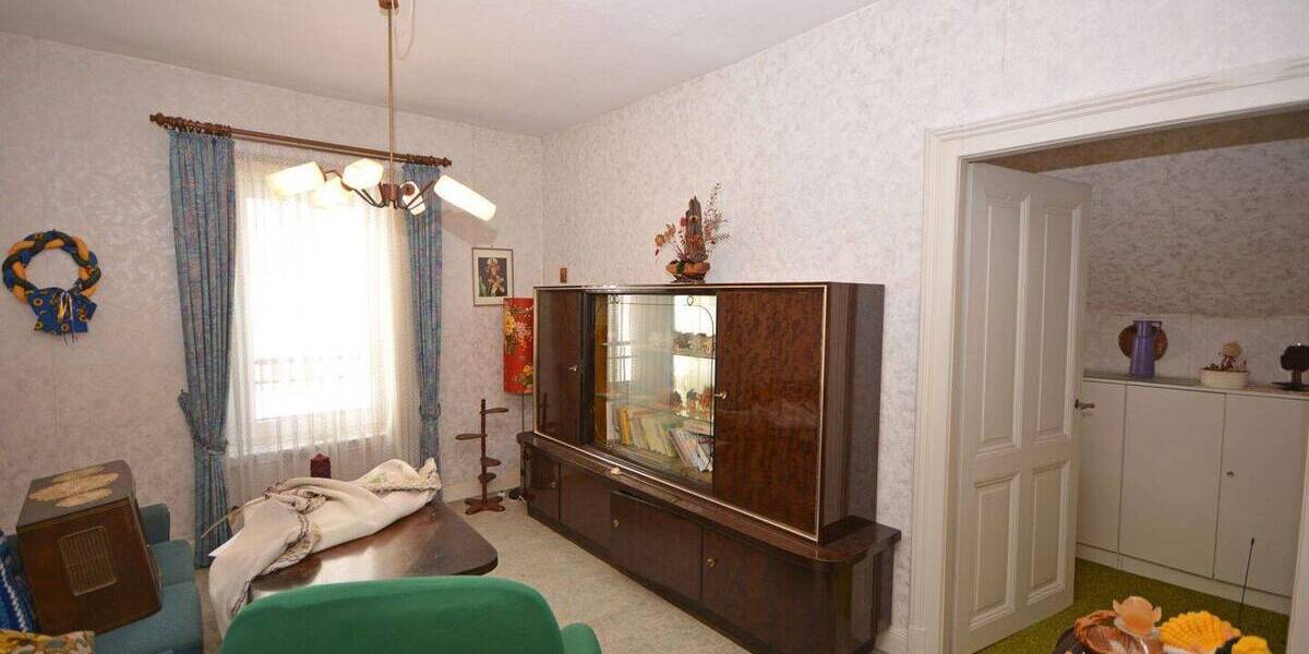 Einfamilienhaus Brühl - 8 Zimmer, 233 m&sup2;, 450.000&euro; | Angebot:26420449