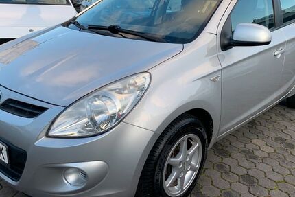 Hyundai i20 120.437 km 4.499 &euro; Mechernich/Kommern 53894