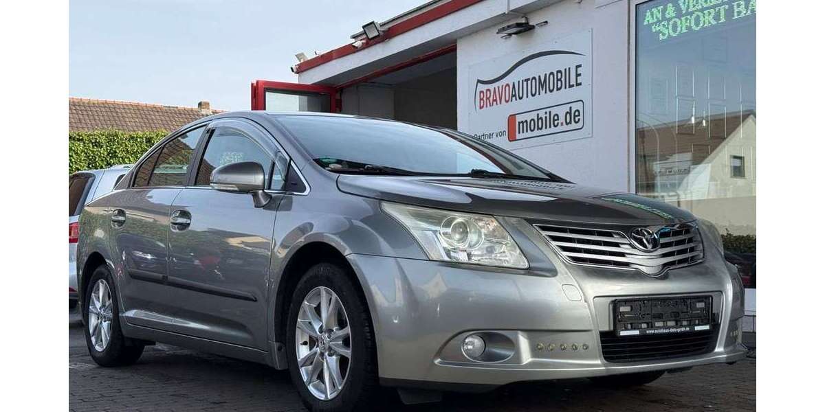 Toyota Avensis 215.000 km 7.999 &euro; Euskirchen 53879