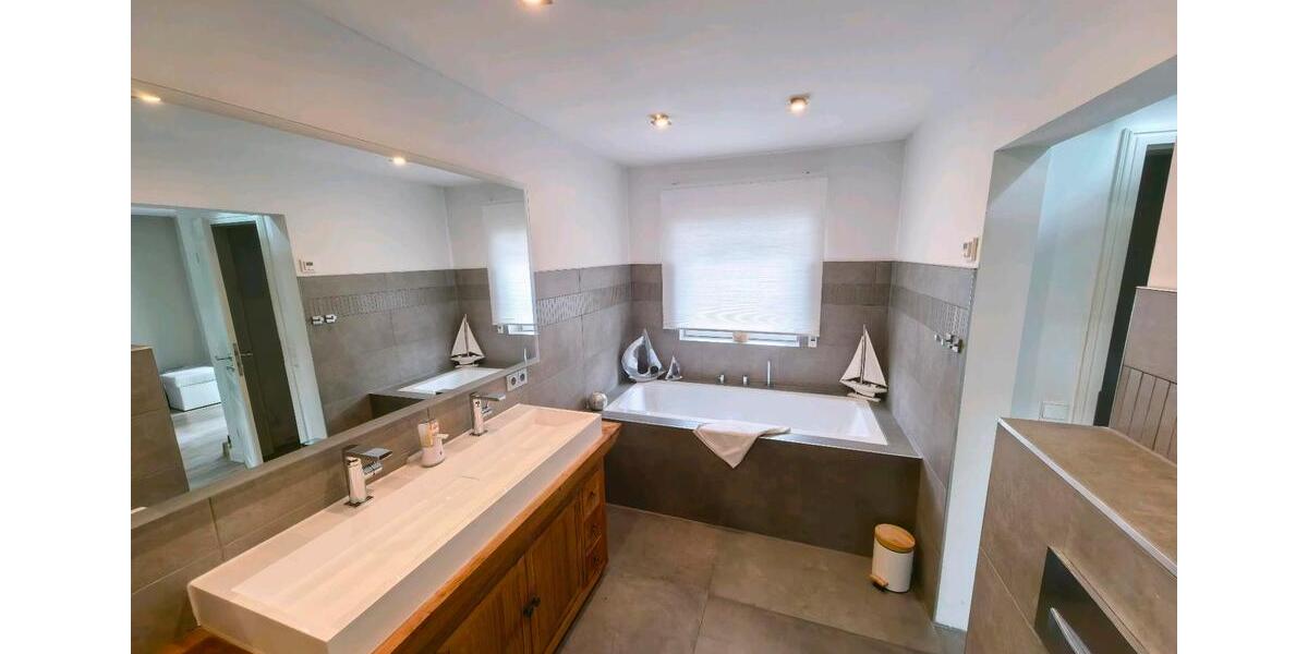 Einfamilienhaus Wachtberg - 9 Zimmer, 318 m&sup2;, 947.000&euro; | Angebot:25518918