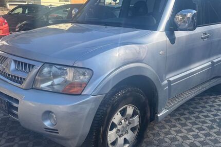 Mitsubishi Pajero 318.000 km 5.390 &euro; Altenahr 53505