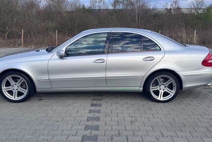 Mercedes-Benz E 240 150.000 km 4.700 &euro; Niederkassel 53859
