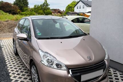Peugeot 208 124.089 km 6.750 &euro; Vettweiß 52391