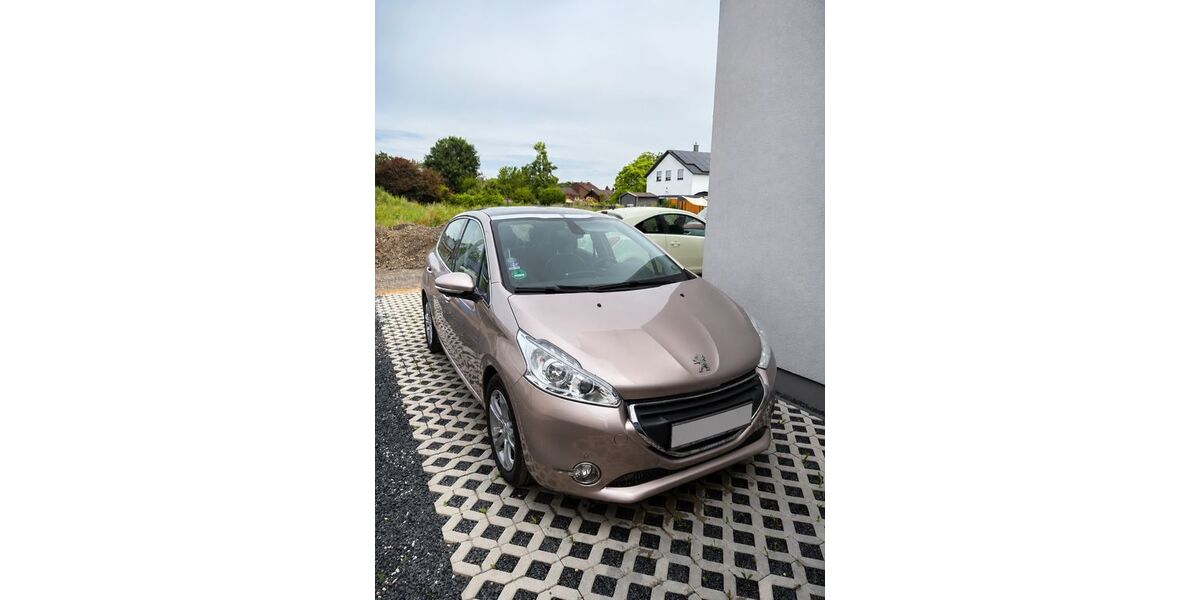 Peugeot 208 124.089 km 6.750 &euro; Vettweiß 52391