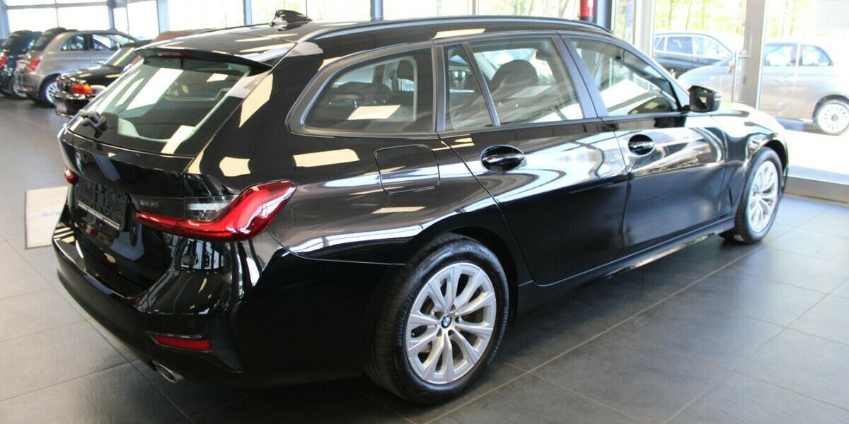 BMW 318 318d Touring Aut. Advantage 97.827 km 22.980 &euro; Euskirchen 53881