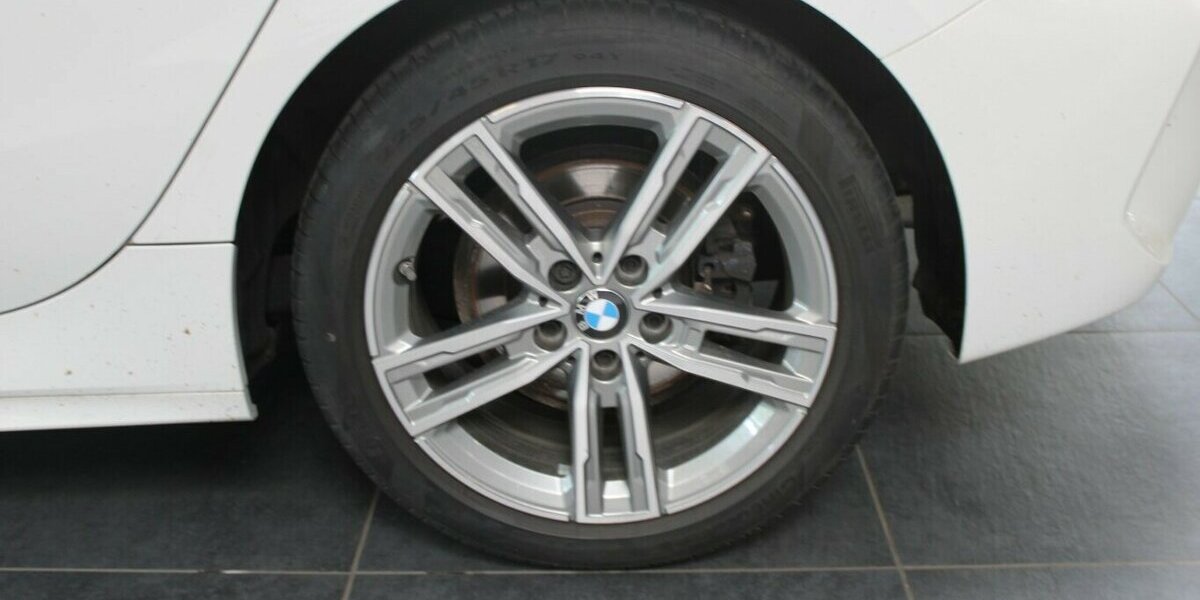 BMW 118i - M Sport - Navi - LED - PDC - SHZ - 53.085 km 21.980 &euro; Euskirchen 53881