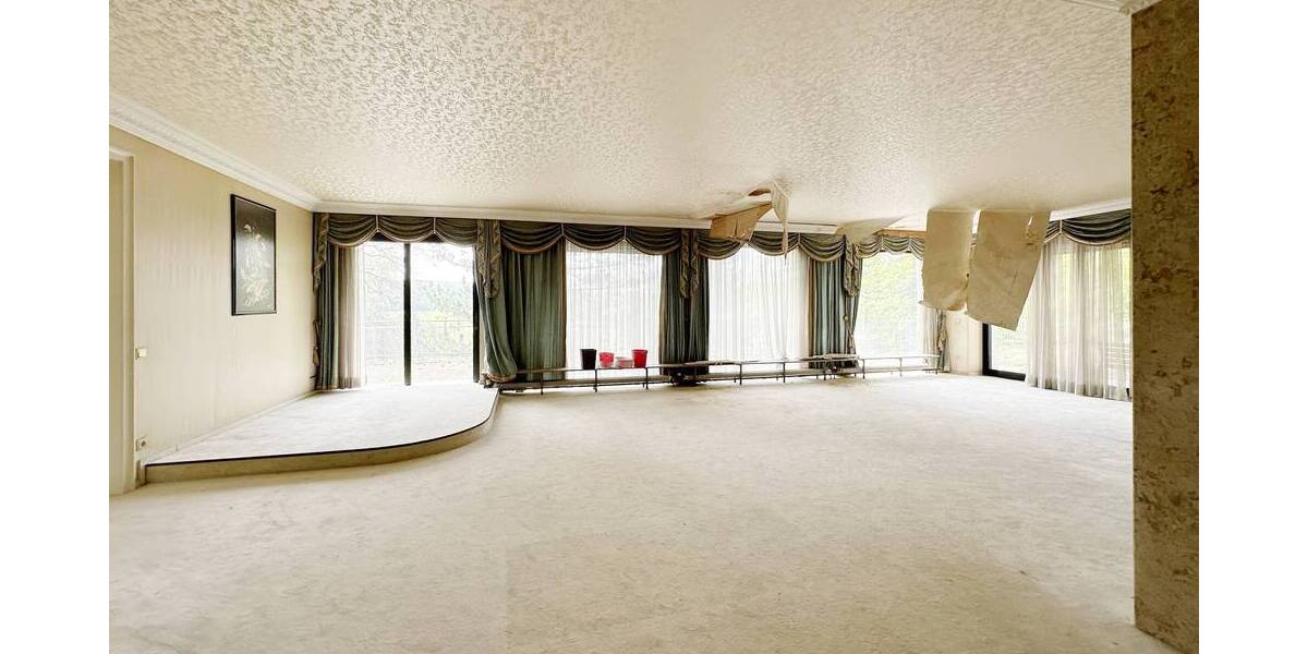 Anwesen der 1970er Jahre in TOP Hanglage Bad Godesberg, Sanierungsobjekt mit Entwicklungspotential - Einfamilienhaus Bonn Bad Godesberg | Angebot:24703452