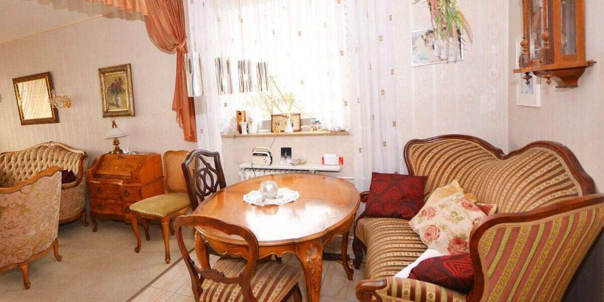 Etagenwohnung Brühl - 3 Zimmer, 100 m&sup2;, 285.000&euro; | Angebot:25748345