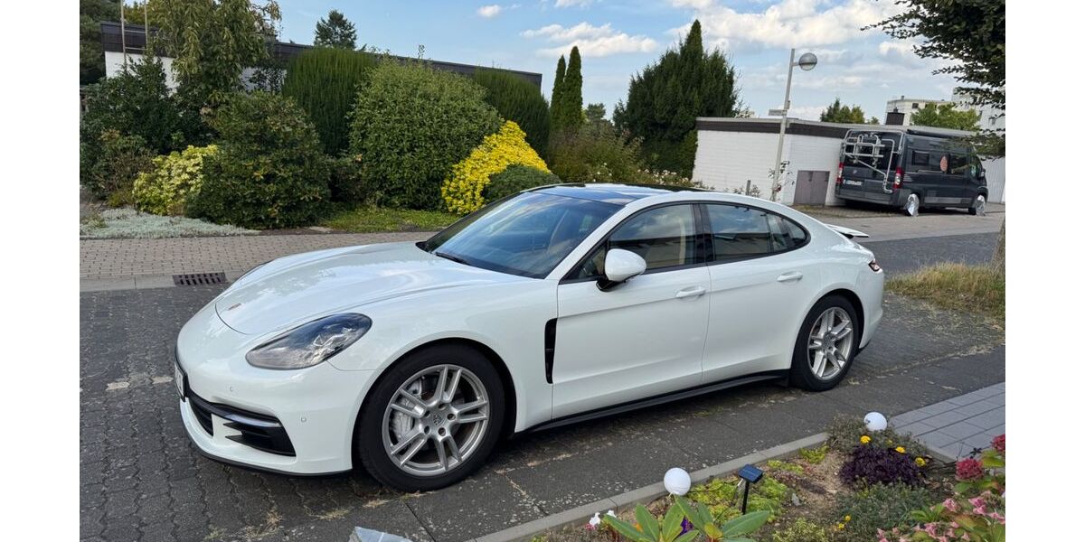 Porsche Panamera 50.000 km 59.000 &euro; Bonn 53117