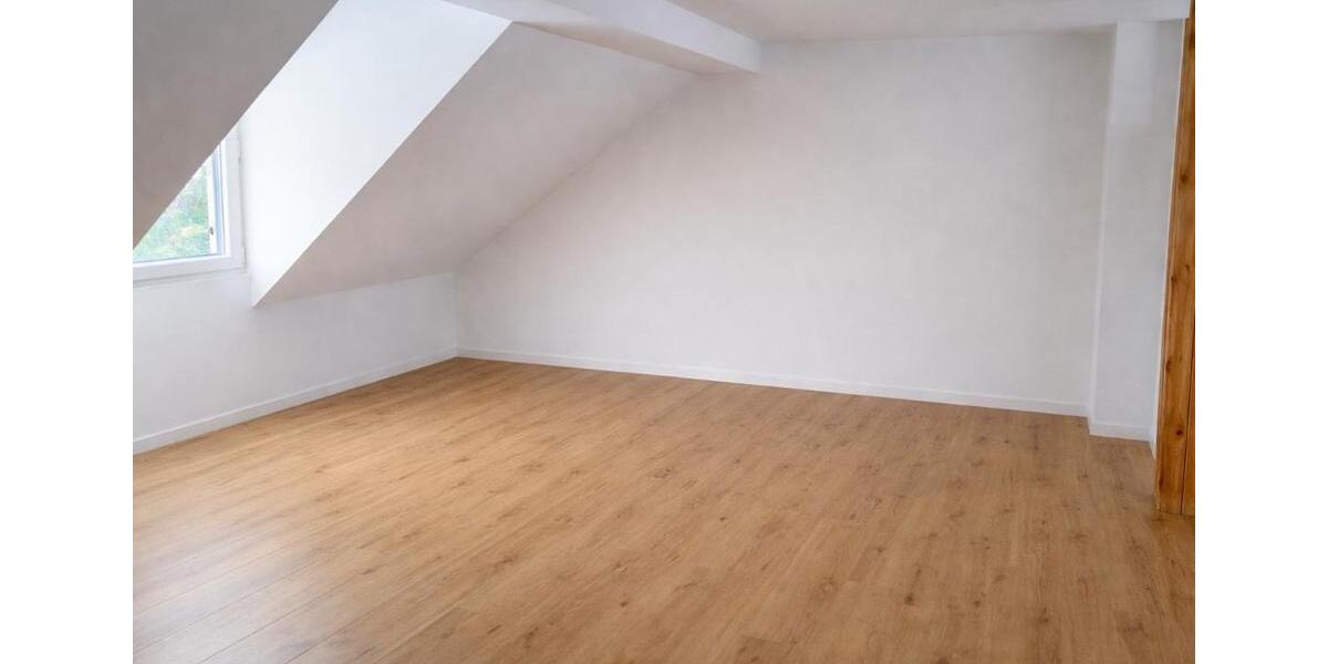 Etagenwohnung Heimbach - 6 Zimmer, 137 m&sup2;, 1.150&euro; | Angebot:25842750