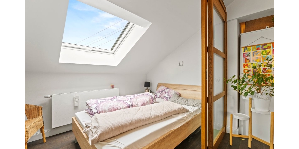 Nachhaltiges Anwesen mit top Energiewerten, Reitanlage und Platz für mehrere Generationen! - Mehrfamilienhaus, Wohnhaus Königswinter | Angebot:21578876