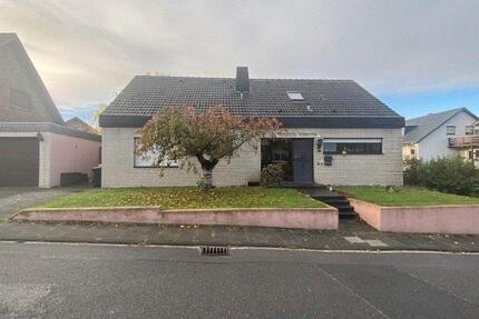 Haus Mechernich - 7 Zimmer, 244 m&sup2;, 579.000&euro; | Angebot:25144814