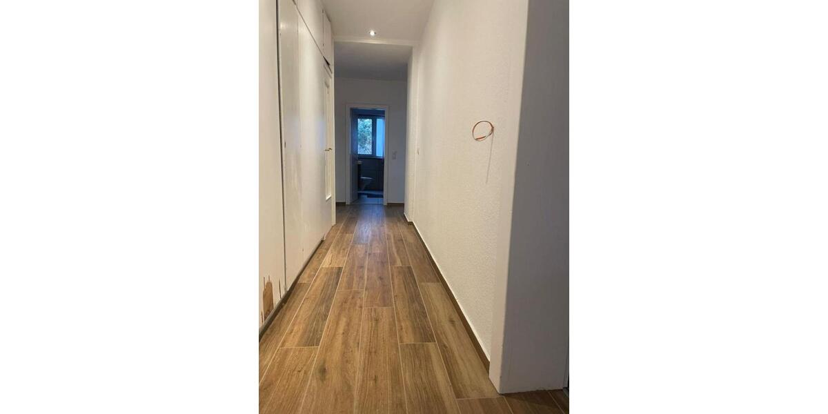 Etagenwohnung Bonn Hardtberg - 4 Zimmer, 100 m&sup2;, 950&euro; | Angebot:25932372