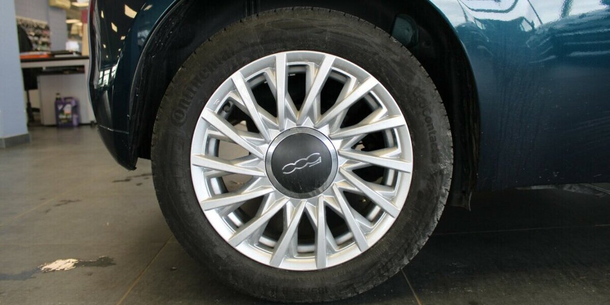 Fiat 500C 1.0 GSE Hybrid 17.401 km 14.980 &euro; Euskirchen 53881