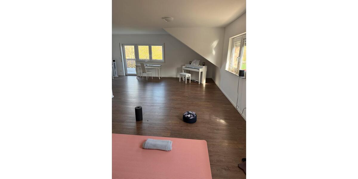 Dachgeschoßwohnung Bonn Hardtberg - 3 Zimmer, 105 m&sup2;, 1.000&euro; | Angebot:26048891