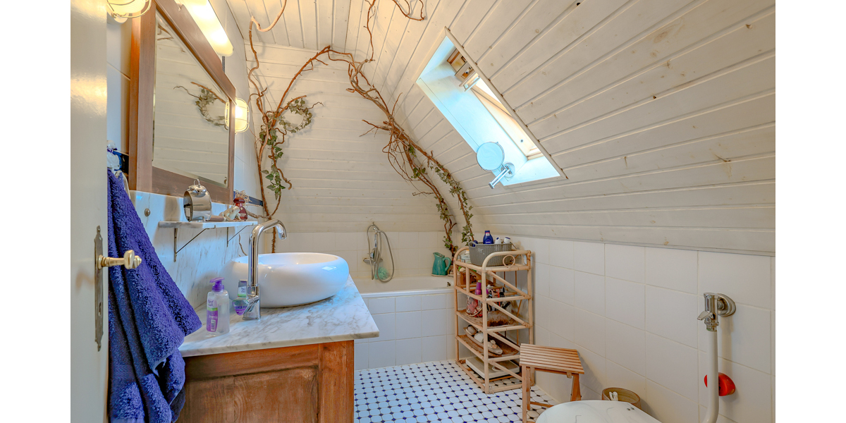 1.100 m² Grundstück, 6-7 Zimmer & Sauna - Einfamilienhaus mit viel Platz in Königswinter - Einfamilienhaus Königswinter | Angebot:23002838