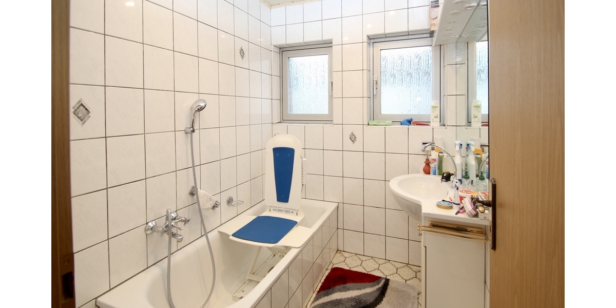 Charmantes Einfamilienhaus mit Potenzial und großzügiger Grundstücksfläche in Gymnich - Einfamilienhaus Erftstadt | Angebot:24509866