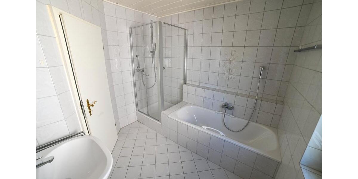 Mehrfamilienhaus, Wohnhaus Bad Neuenahr-Ahrweiler Ahrweiler - 6 Zimmer, 156 m&sup2;, 700.000&euro; | Angebot:26025983