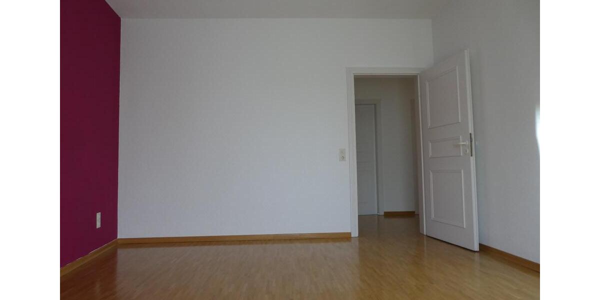 Dachgeschoßwohnung Bonn Poppelsdorf - 3.5 Zimmer, 77 m&sup2;, 850&euro; | Angebot:25991585