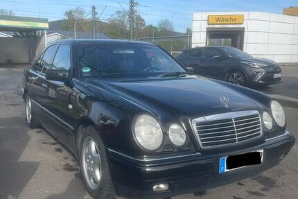 Mercedes-Benz E 280 208.500 km 4.500 &euro; Bonn (Bad Godesberg) 53177