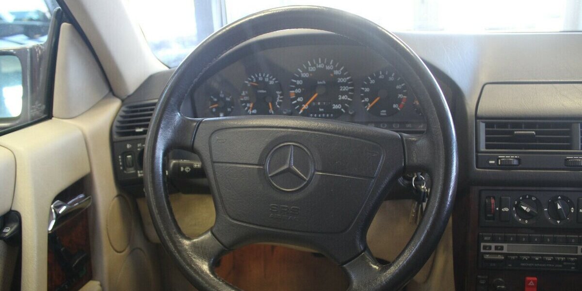 Mercedes-Benz SL 300 24V - Hardtop - H-KENNZEICHEN - 64.150 km 22.980 &euro; Euskirchen 53881