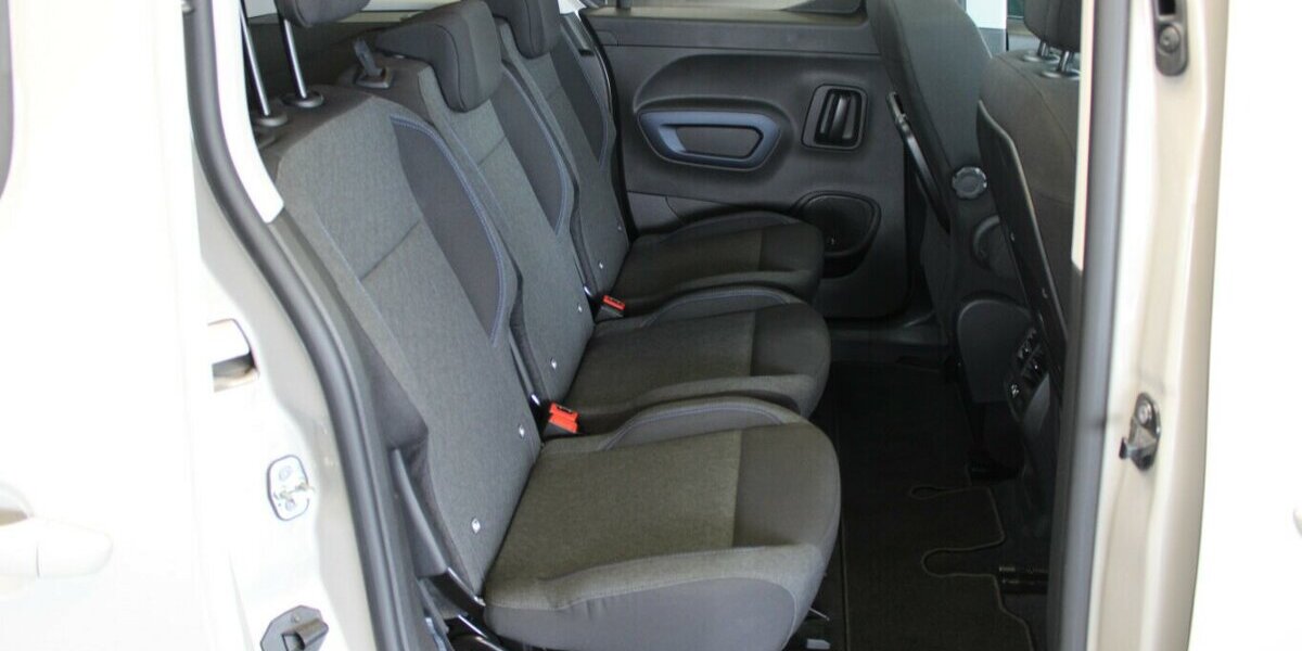 Peugeot e-Rifter Elektro L1 Allure Pack 12.978 km 21.980 &euro; Euskirchen 53881