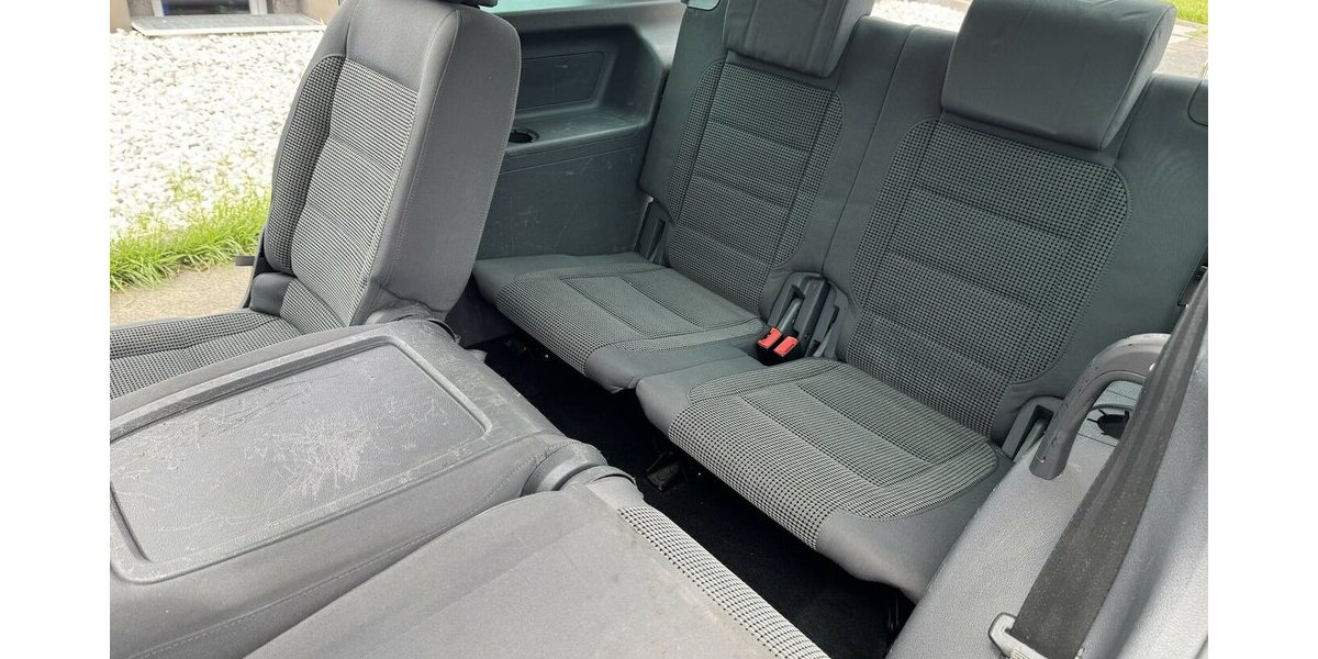 VW Touran 1.6FSI 7Sitze SR+WR eGSD DSG 1Hd !MÄNGEL! 213.000 km 1.100 &euro; Erftstadt 50374