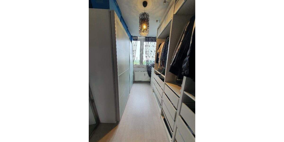 Etagenwohnung Niederkassel Lülsdorf - 3 Zimmer, 73 m&sup2;, 140.000&euro; | Angebot:25737039