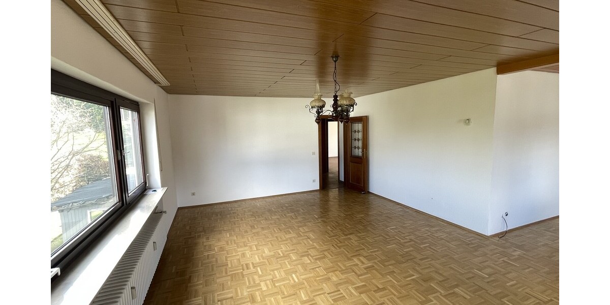 Großzügige Erdgeschosswohnung mit separatem Appartement in Ittenbach - Erdgeschoßwohnung Königswinter Ittenbach | Angebot:26067640