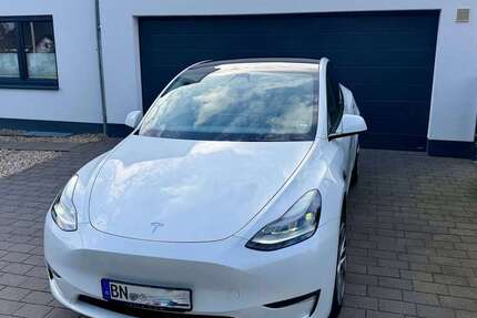 Tesla Model Y 65.700 km 32.900 &euro; Bonn 53125
