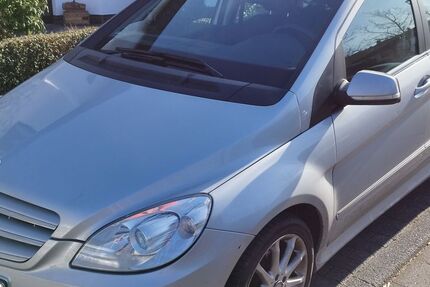 Mercedes-Benz B 180 90.000 km 7.999 &euro; Bonn 53125