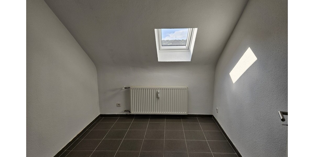 Moderne Dachgeschosswohnung in ruhiger Lage - Dachgeschoßwohnung Königswinter | Angebot:24863857