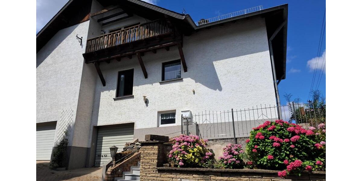 Einfamilienhaus Grafschaft - 10 Zimmer, 223 m&sup2;, 479.000&euro; | Angebot:23095851