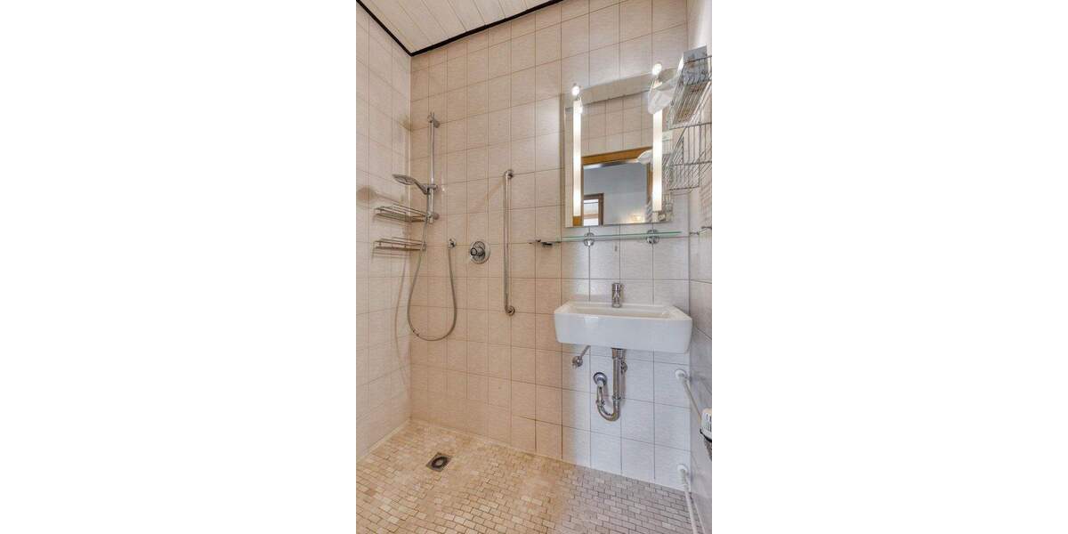 Einfamilienhaus Wachtberg Niederbachem Niederbachem - 6 Zimmer, 206 m&sup2;, 680.000&euro; | Angebot:25781559