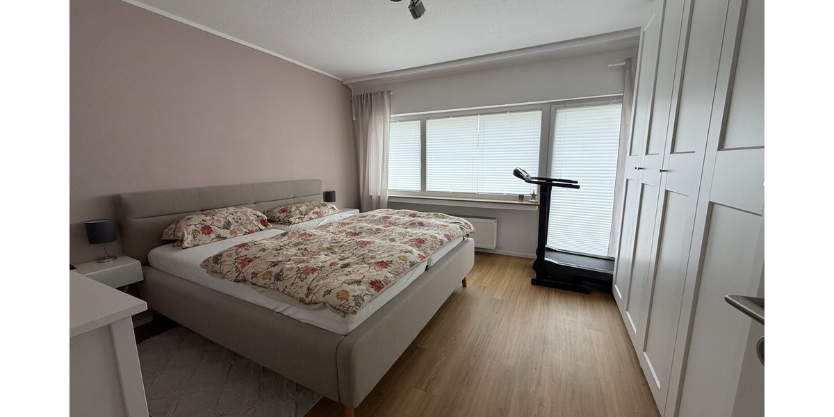 Moderne 4-Zimmer-Dachgeschosswohnung mit 2 Balkonen - Dachgeschoßwohnung Königswinter | Angebot:26765096