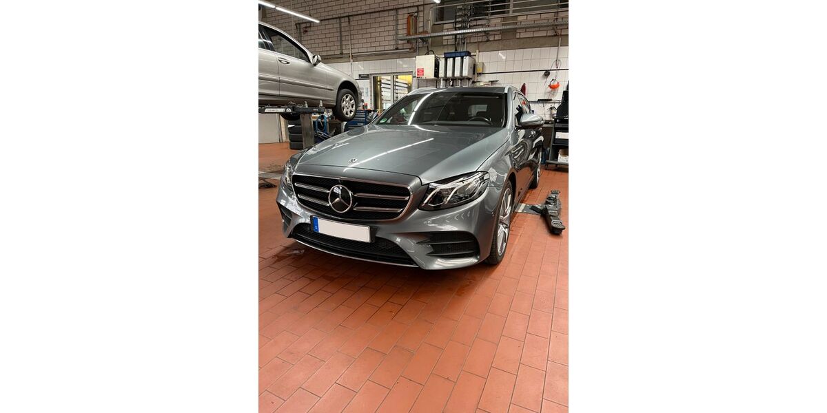 Mercedes-Benz E 400 136.245 km 32.500 &euro; Rheinbach 53359