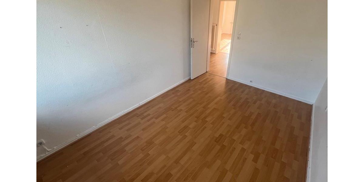 Etagenwohnung Bonn - 3 Zimmer, 76 m&sup2;, 900&euro; | Angebot:25920062