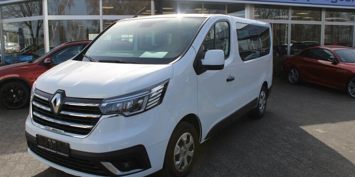 Renault Trafic Blue dCi 150 - 8-Sitzer - AHK - 124.312 km 23.980 &euro; Euskirchen 53881