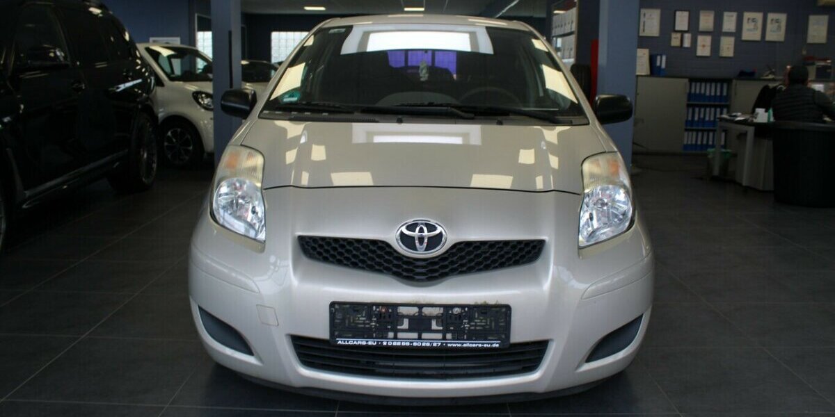 Toyota Yaris 1.3 VVT-i Cool+ 109.320 km 5.780 &euro; Euskirchen 53881