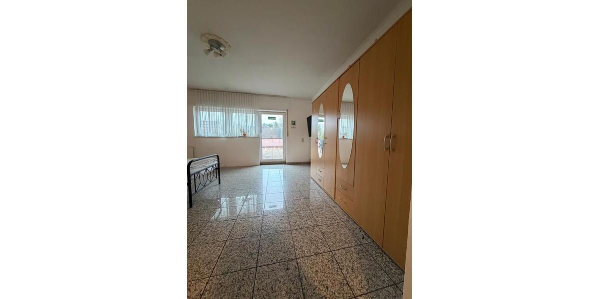 Etagenwohnung Hürth - 2 Zimmer, 60 m&sup2;, 2.500&euro; | Angebot:25861509