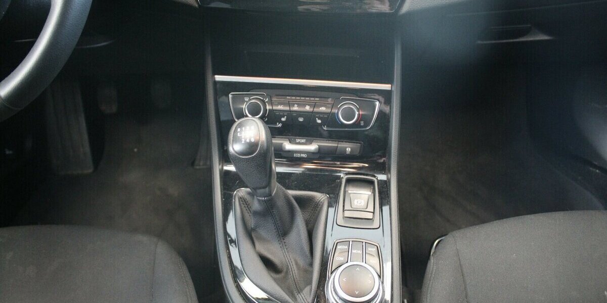 BMW 216 216i Active Tourer - Navi - SHZ - PDC - 1.HAND 61.830 km 15.480 &euro; Euskirchen 53881