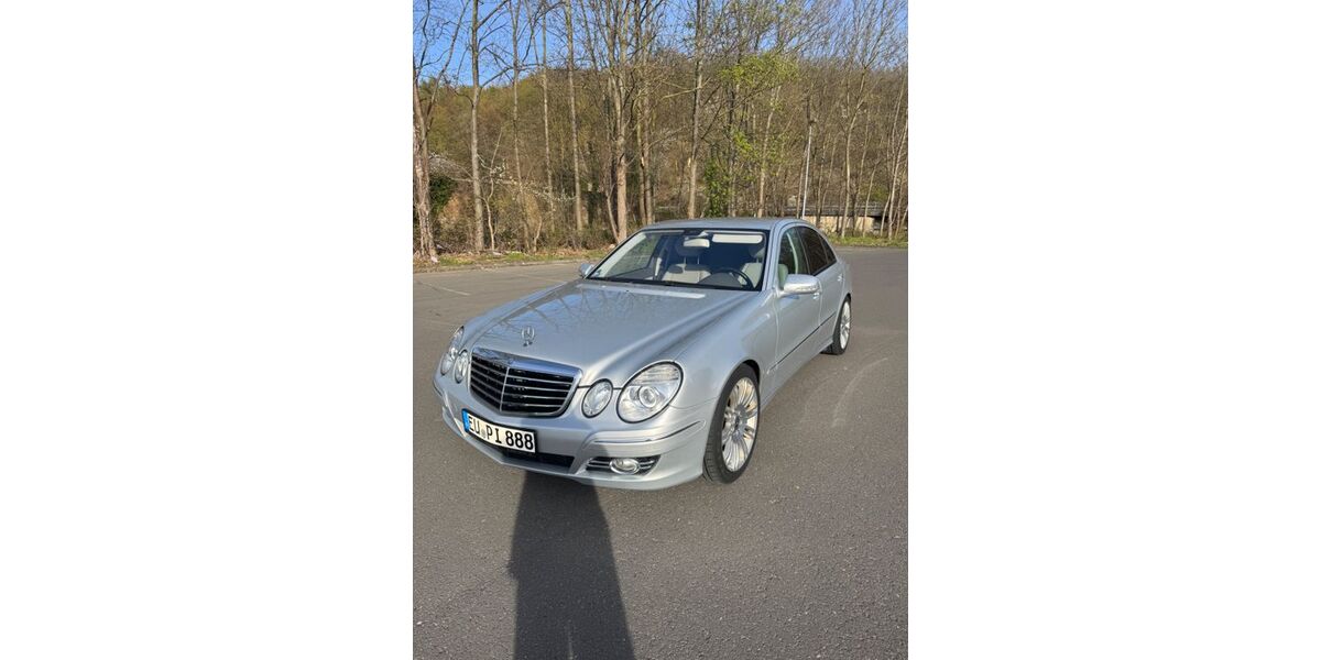 Mercedes-Benz 220 237.000 km 6.500 &euro; Bad Münstereifel 53902