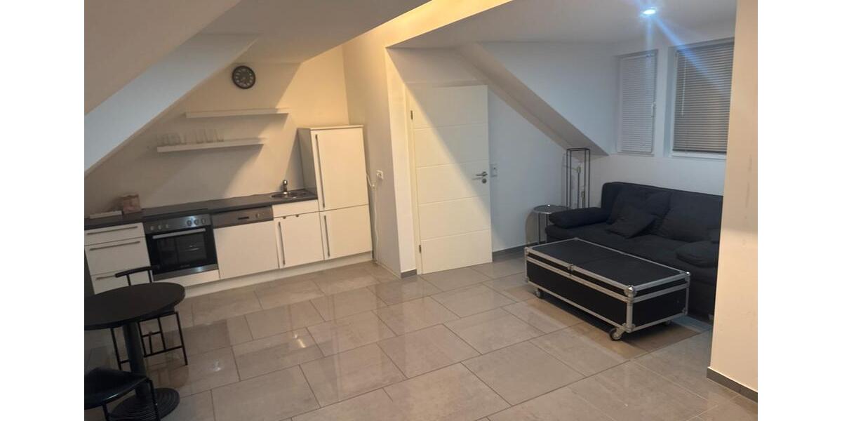 Dachgeschoßwohnung Bonn Poppelsdorf - 1 Zimmer, 37 m&sup2;, 880&euro; | Angebot:25935336